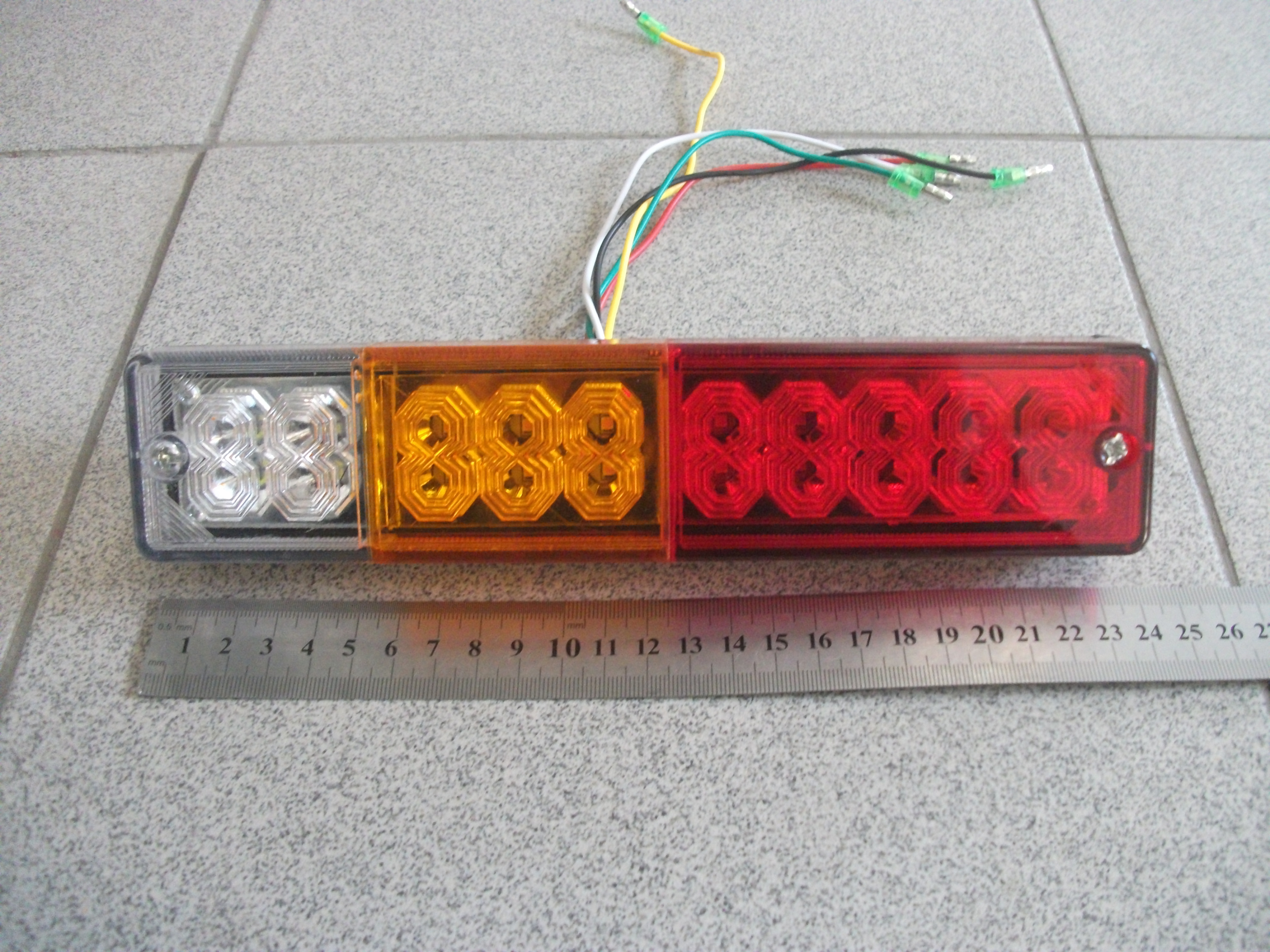 Фонарь задний  LED  универсальный  12/24  WD-035