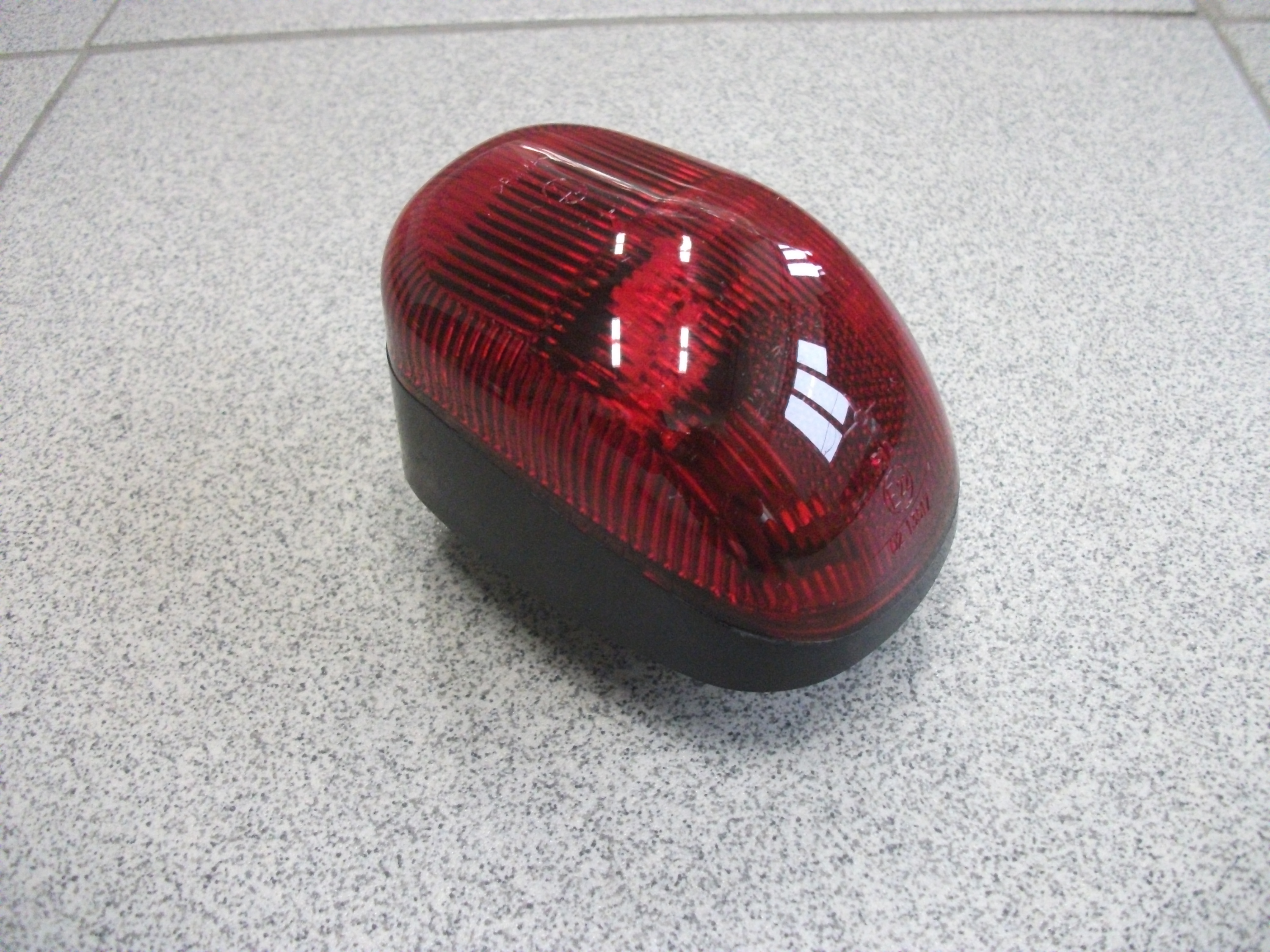 Фонарь   Габаритный   (ЛОДОЧКА) КРАСНЫЙ    LED   (ГАЗель)