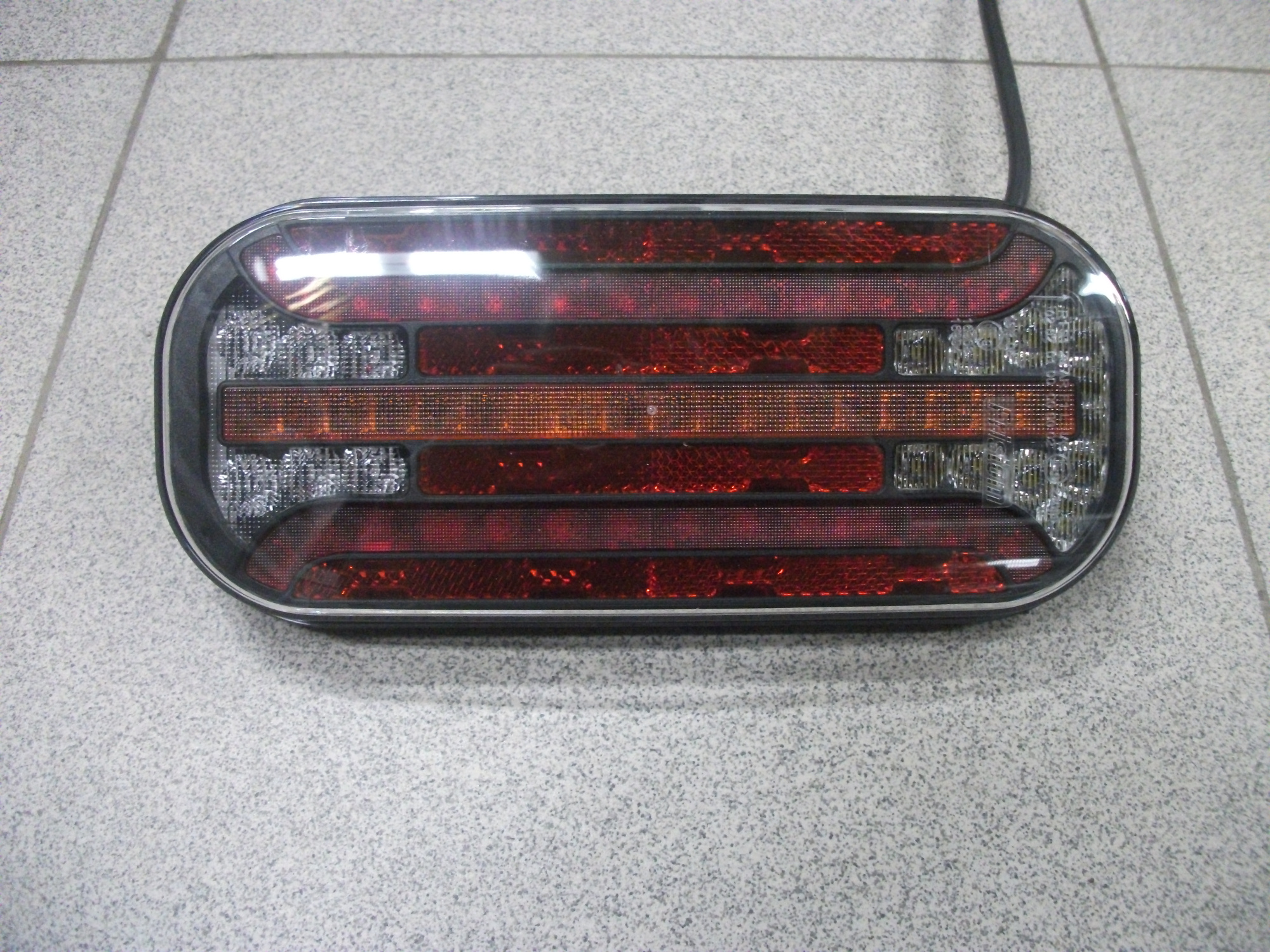 Фонарь задний  LED с кабелем 1м с бегущим поворотом   правый   FT-230 COF LED DI   FRISTOM