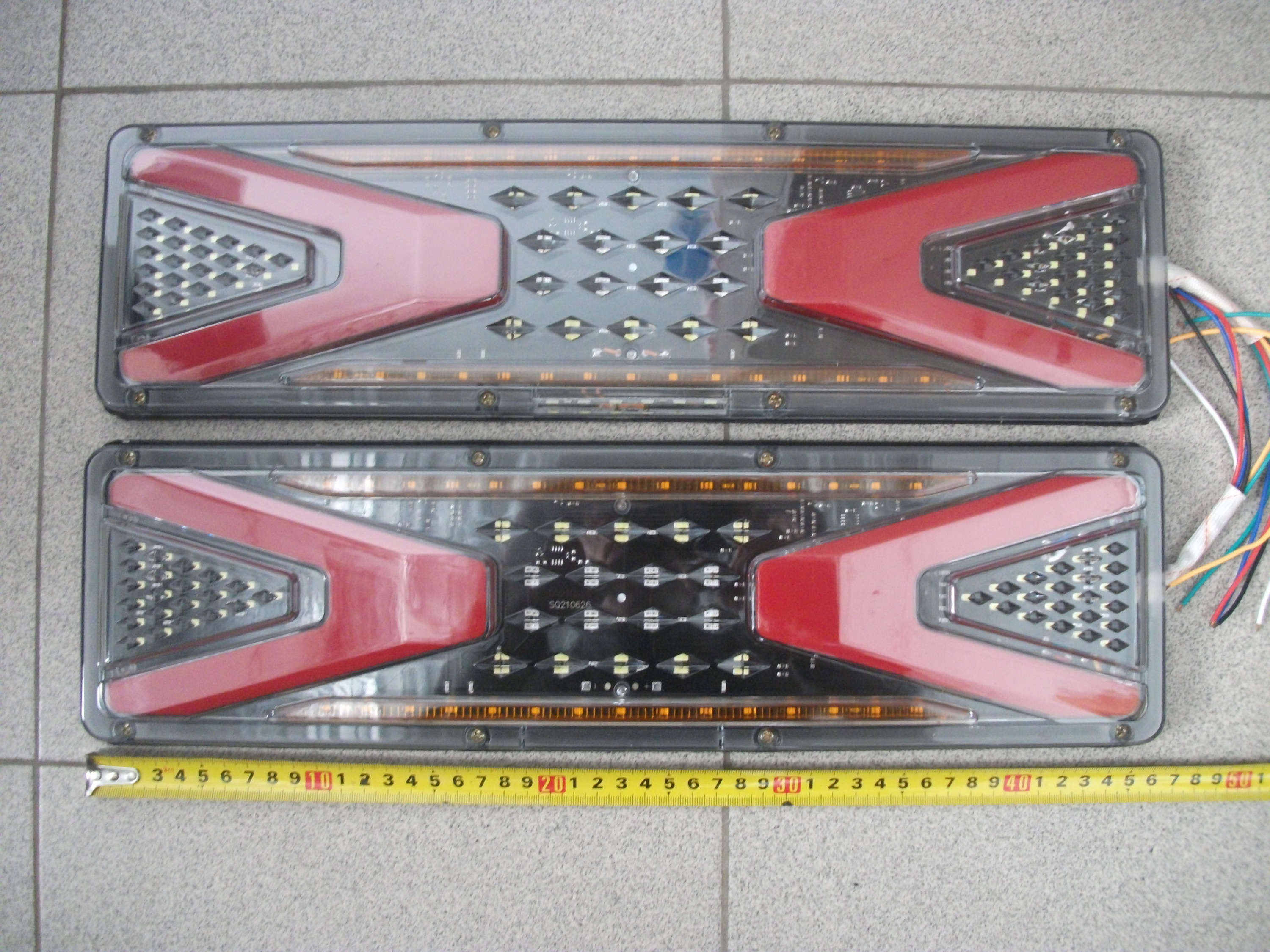Фонарь задний  LED  универсальный  46 см    W-0006  12-24V