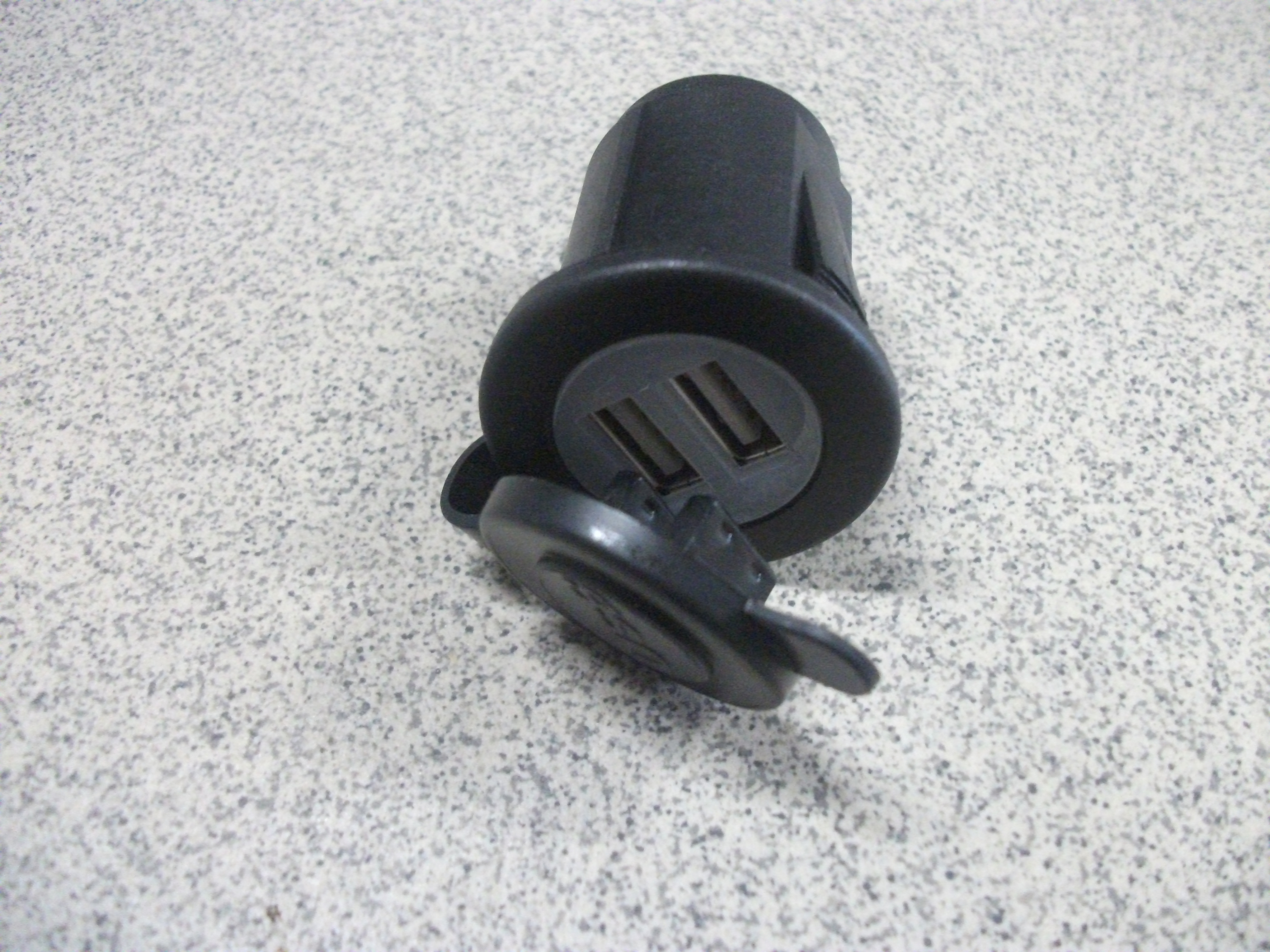 USB разъем 12/24В 3 и 3А под защелку с TUPE-C DYB-003