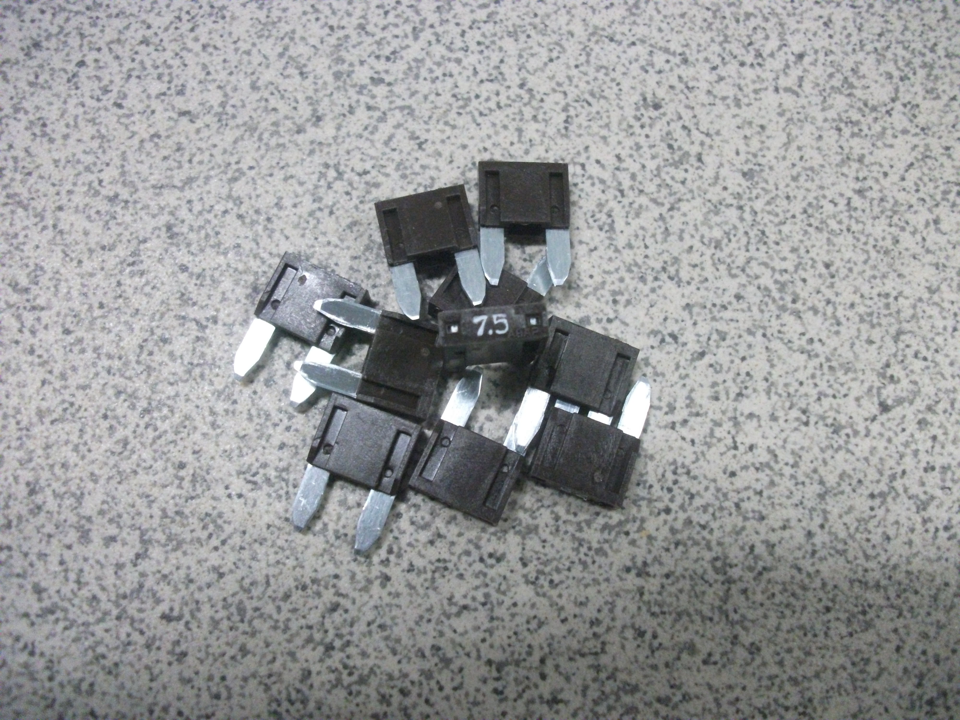 Предохранители  флажковые  mini    7.5А
