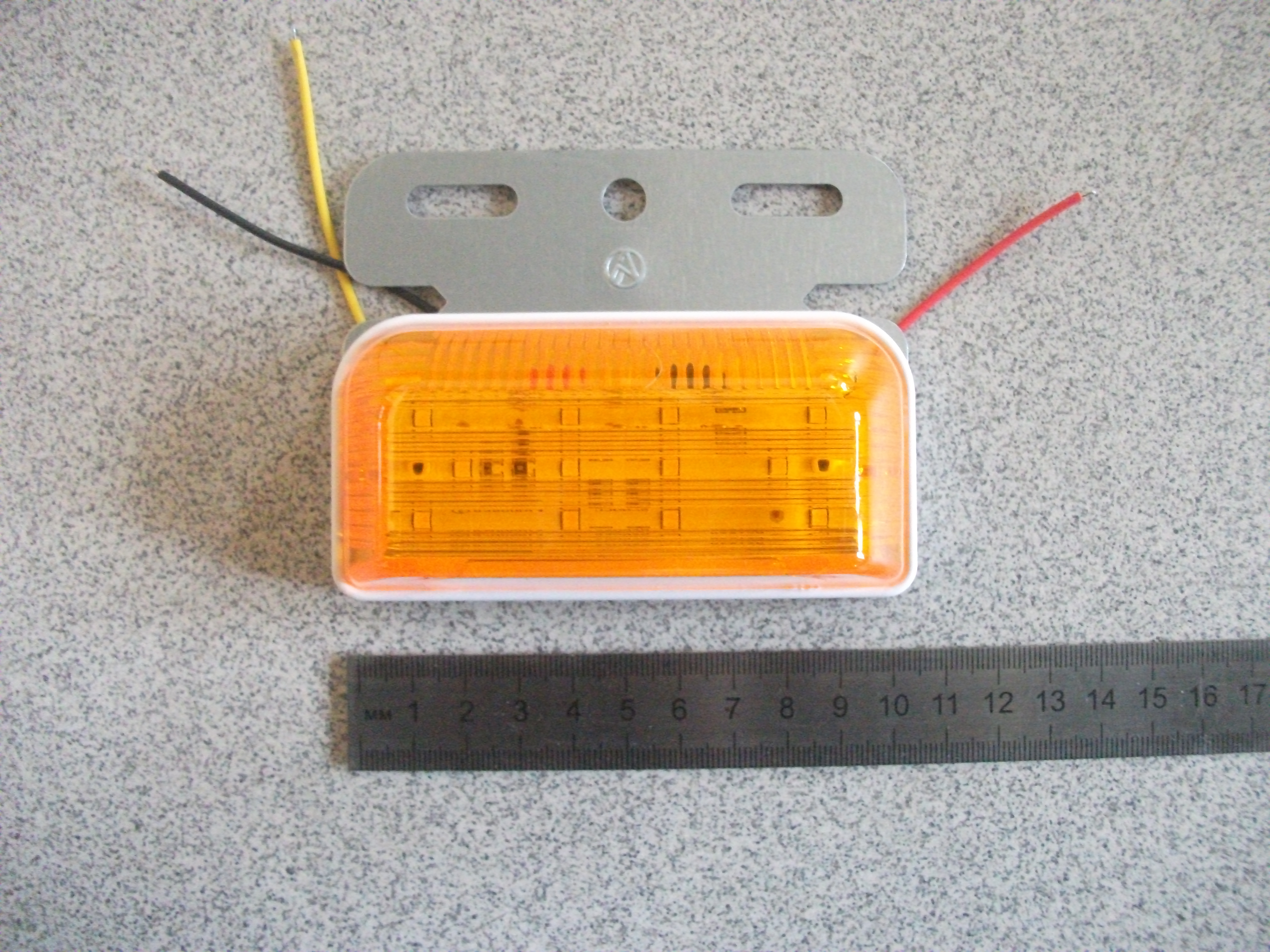 Фонарь   Габаритный   с  Подсветкой колеса  24v  LED  G7009-24V