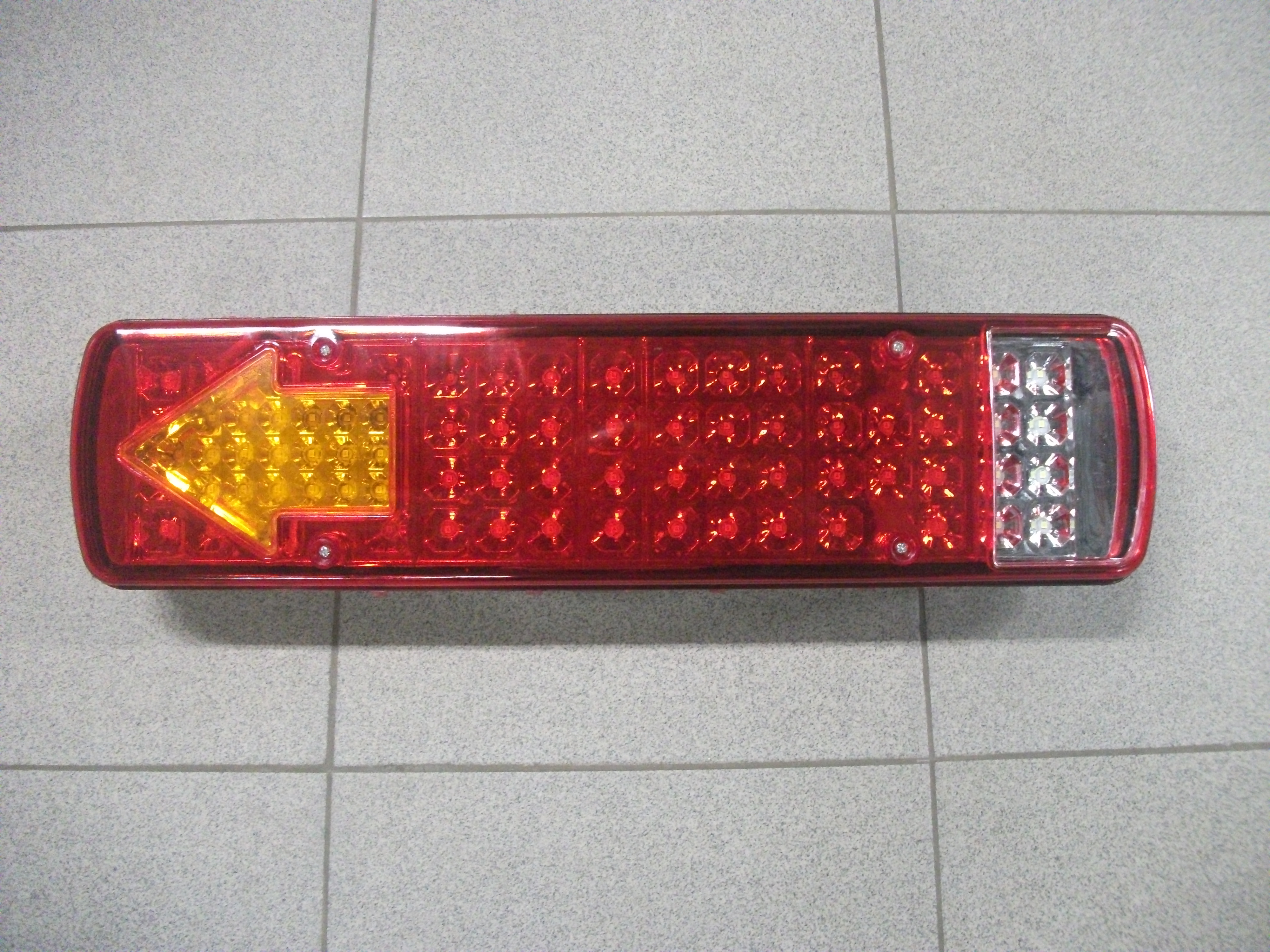 Фонарь задний  LED с кабелем универсальный  левый   АТ18964    24V