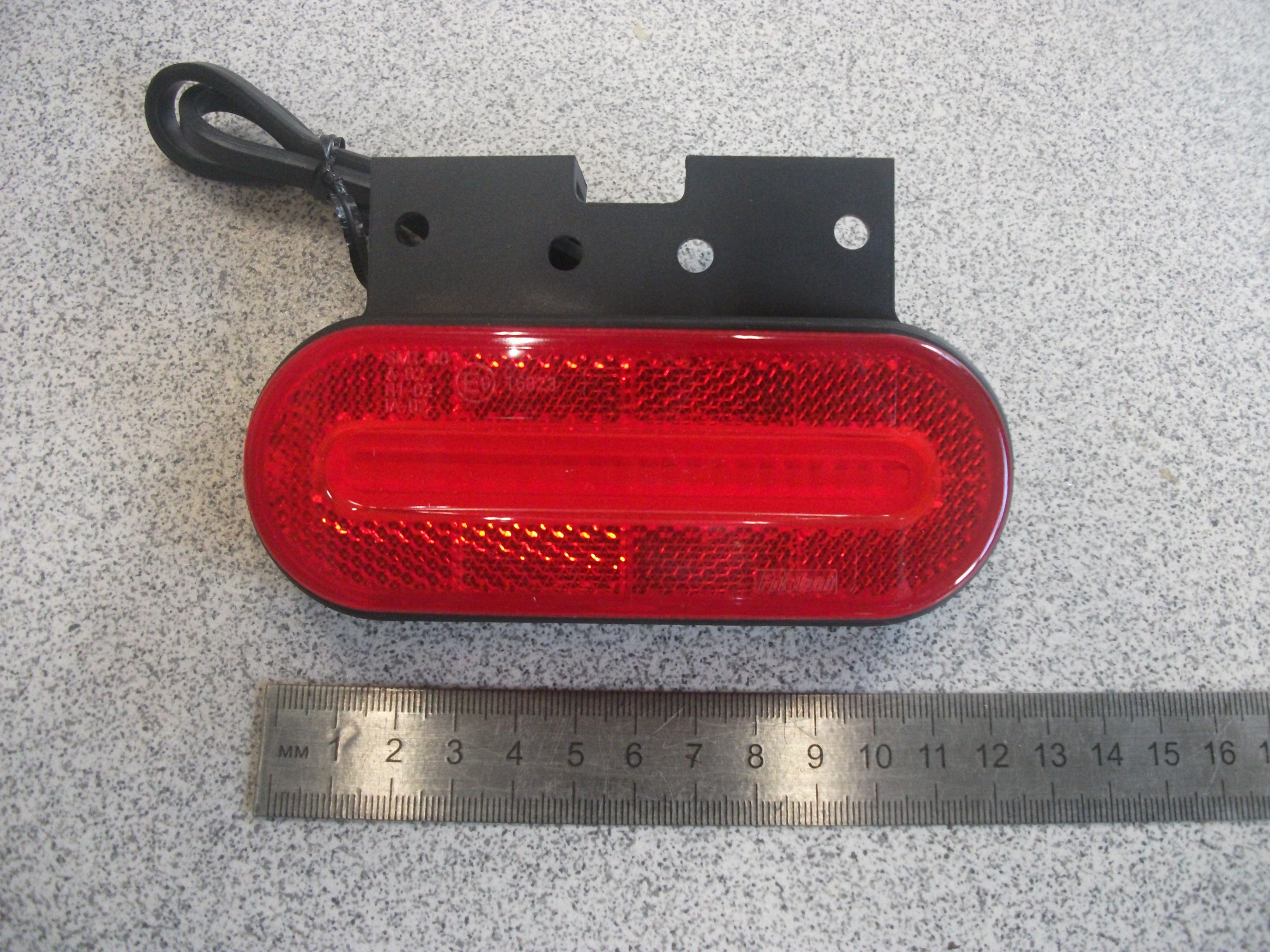 Фонарь   Габаритный  контурный   диодный   КРАСНЫЙ   FRISTOM  12-30v   FT070CKLED