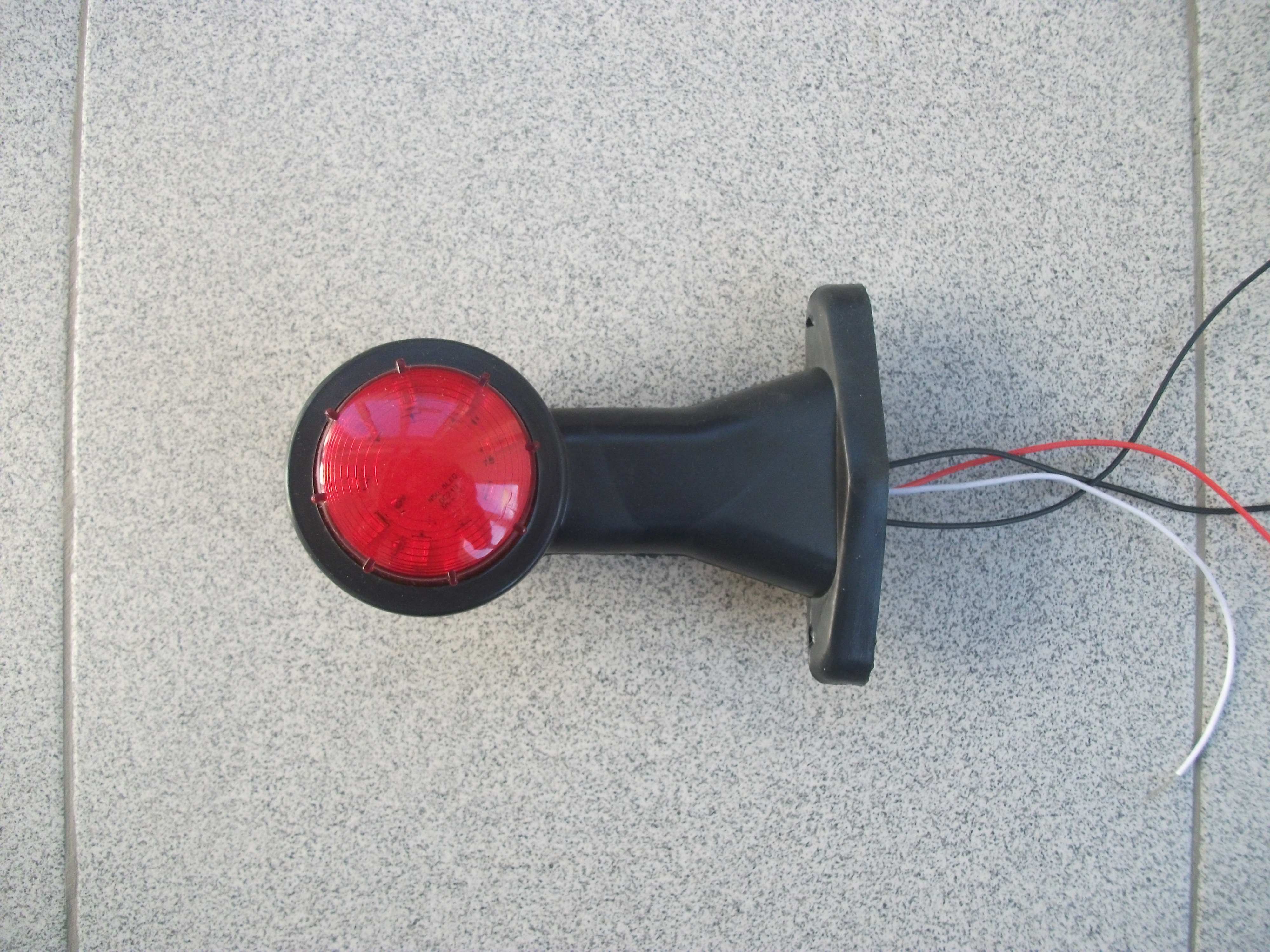 Фонарь   Габаритный   (РОЖКИ)    прямой     ФГ-13-04.3716 LED красно\белый бегающий