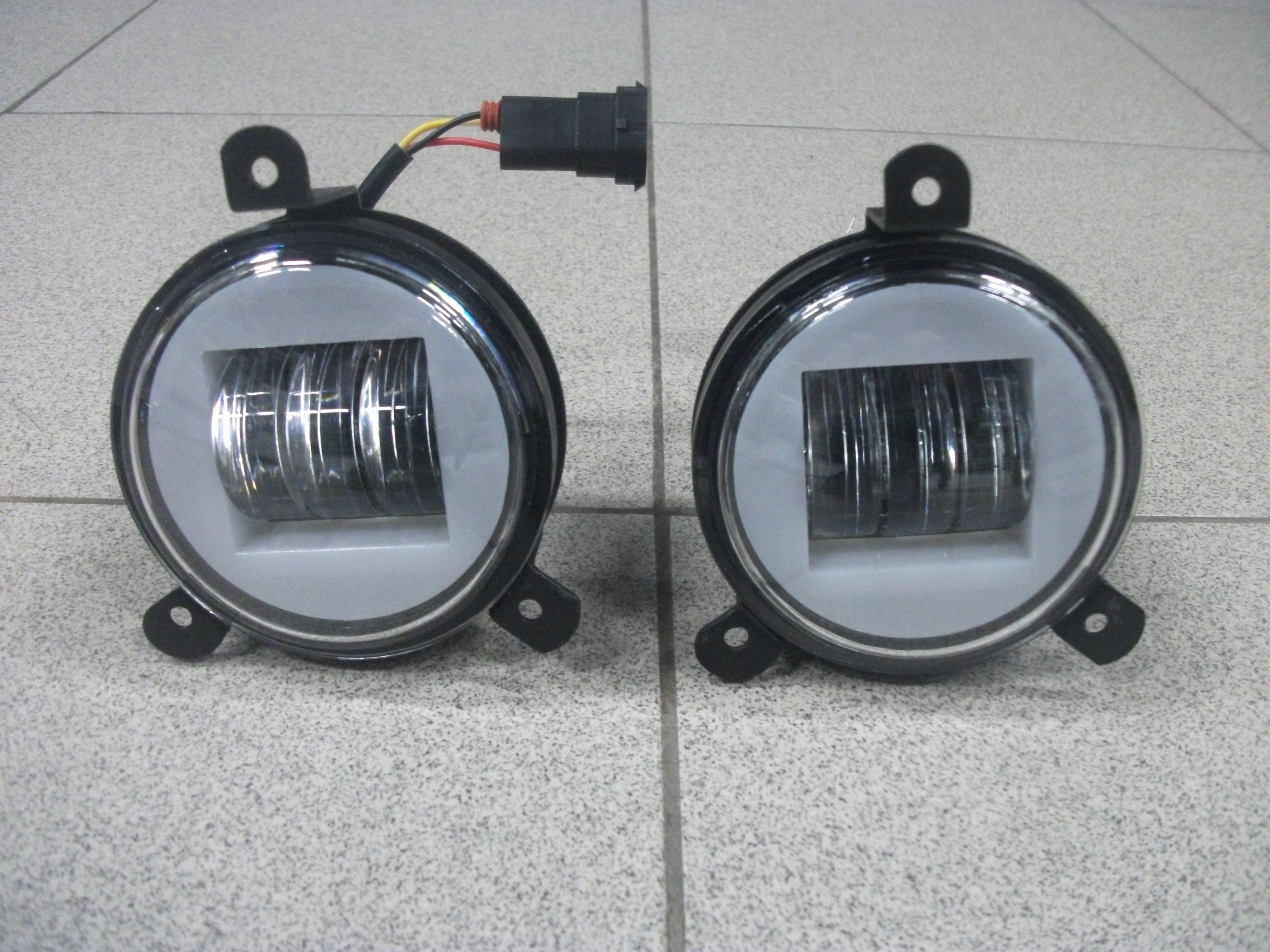 ГАЗель-3302         ФАРА противотуманная LED  +ангельские глазки   БИЗНЕС