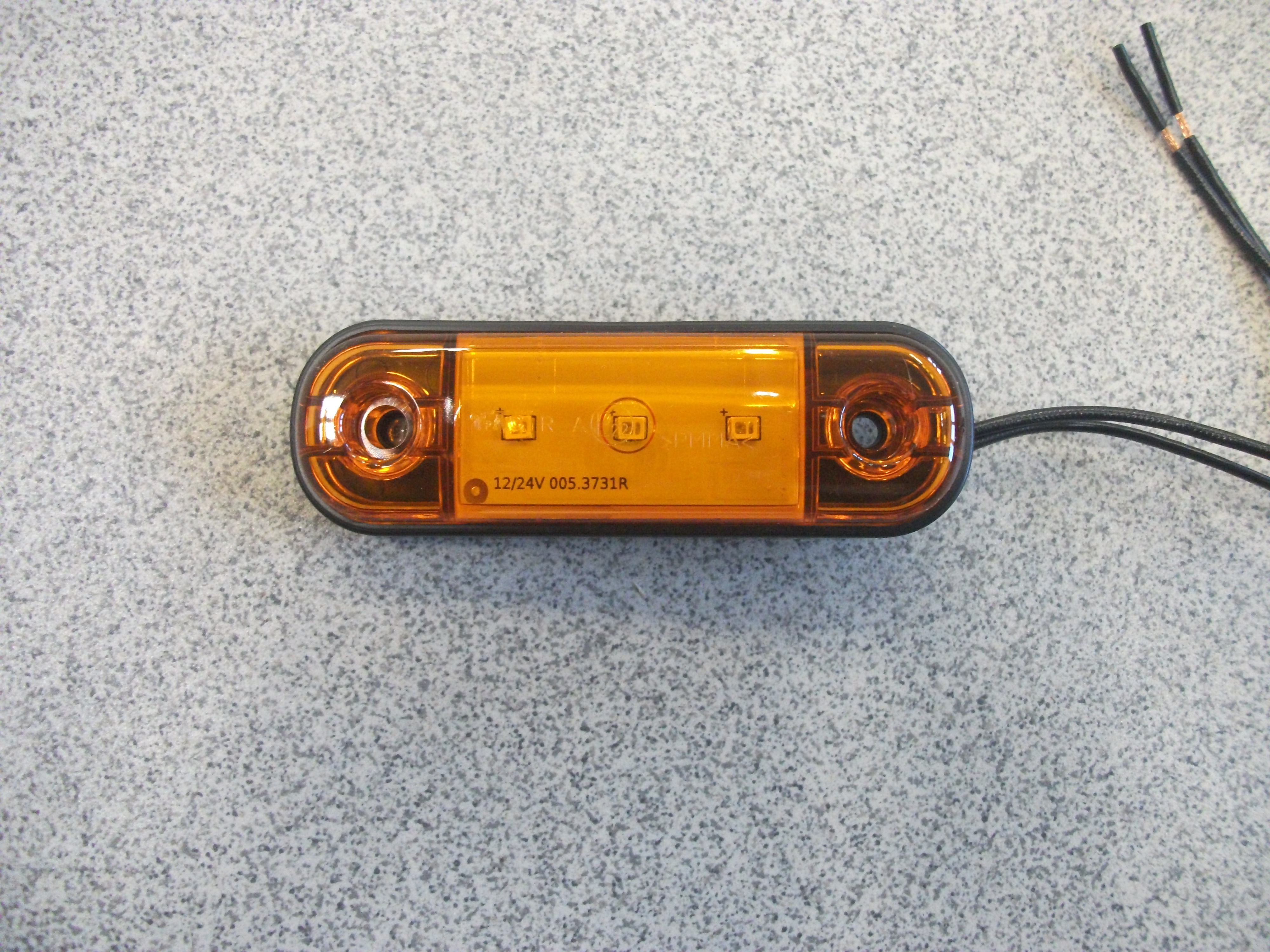 Фонарь   Габаритный  контурный   диодный   ЖЕЛТЫЙ   ан.ОГ-40  (3 диода)(12-24V)  SLIM  014.3731-07